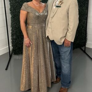 Xscape Off the Shoulder Gown Great MOB or MOG dress size 12